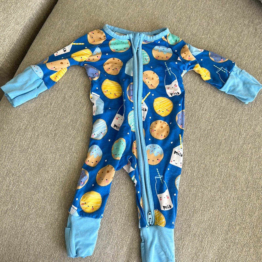 Little sleepies zip pajamas. Size preemie. I have two!